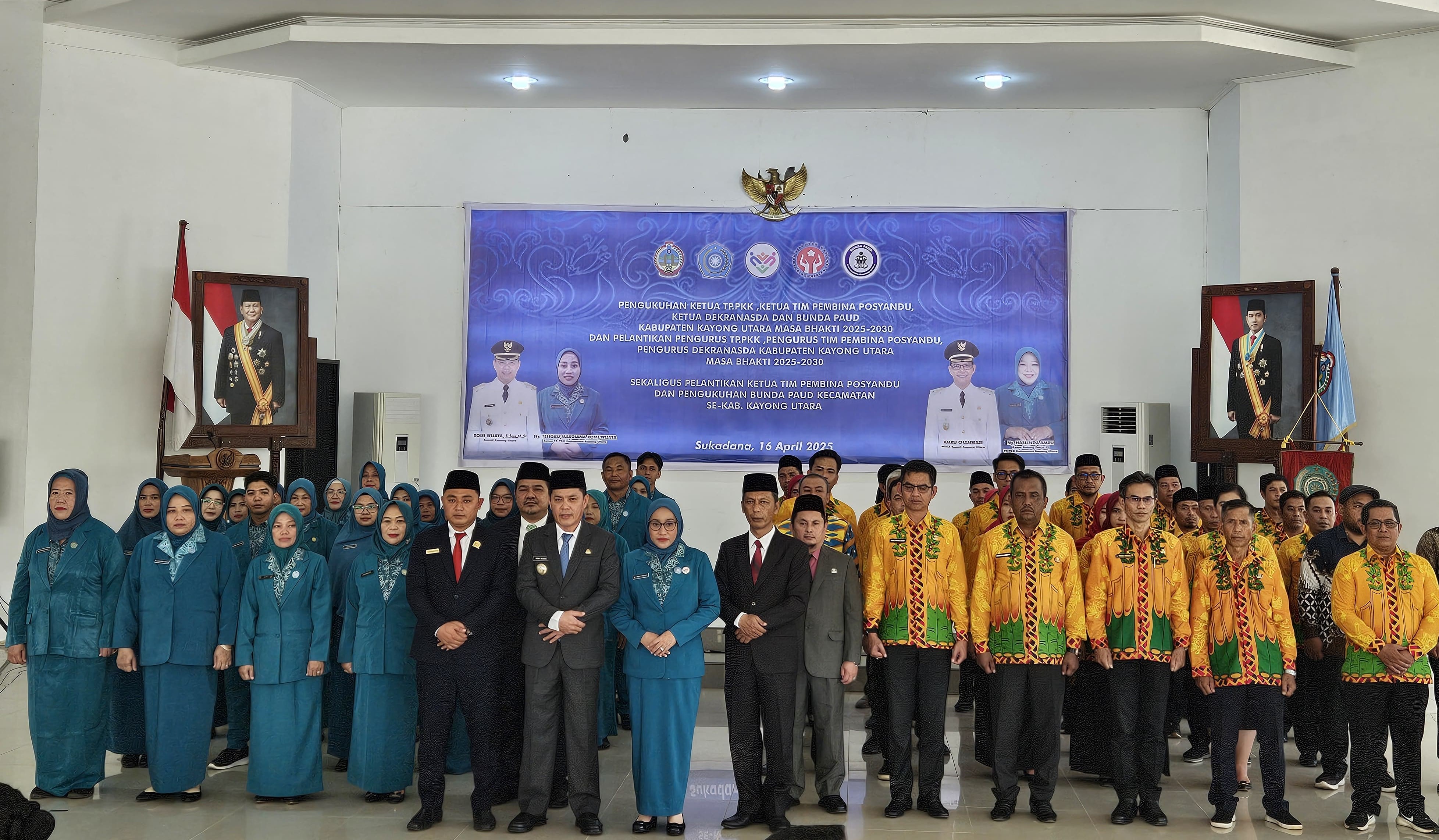 ketua-dprd-kabupaten-kayong-utara-h-surya-aditya-shmpd-hadiri-pengukuhan-ketua-tp-pkk-tim-pembina-posyandu-dan-dekranasda-kab-kayong-utara-periode-2025-2030-20250416202712