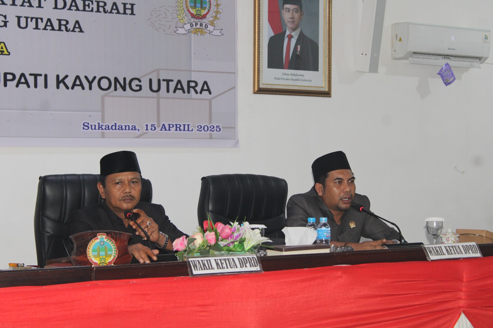 dprd-kabupaten-kayong-utara-gelar-rapat-pembentukan-panitia-khusus-pansus-lkpj-bupati-kayong-utara-tahun-anggaran-2024-20250415194109