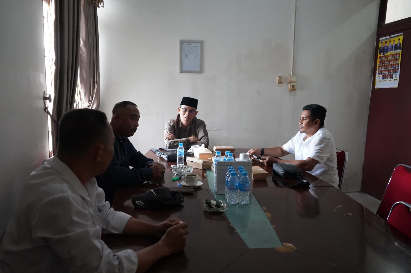 komisi-ii-dprd-kabupaten-kayong-utara-gelar-rapat-internal-20250626181716