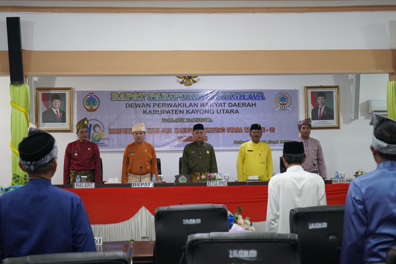 dprd-kabupaten-kayong-utara-gelar-rapat-paripurna-istimewa-peringati-hari-lahir-ke-18-kabupaten-kayong-utara-tahun-2025-20250707123510
